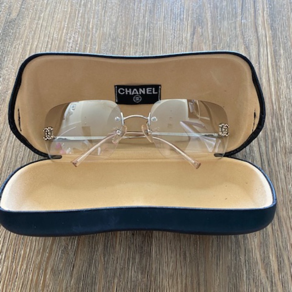 Chanel Sunglasses With CC Swarovski - Transparent